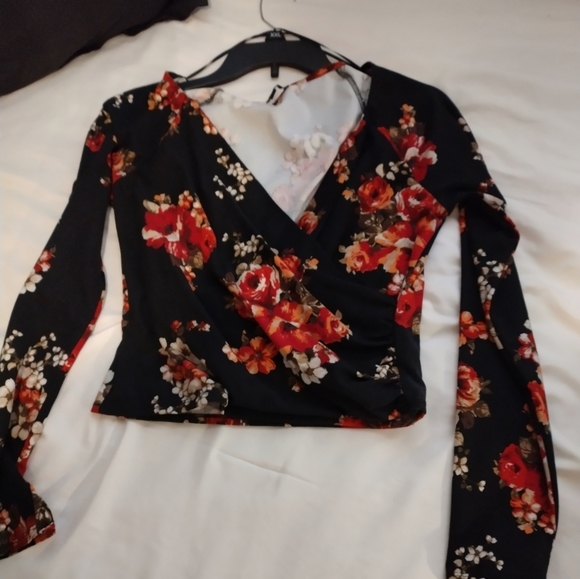 Women's clothing - Picture 4 of 7